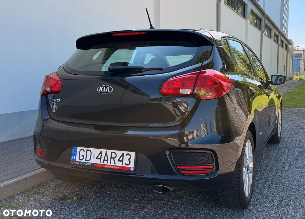 Kia Ceed 1.4 CVVT UEFA EURO 2016 - 5
