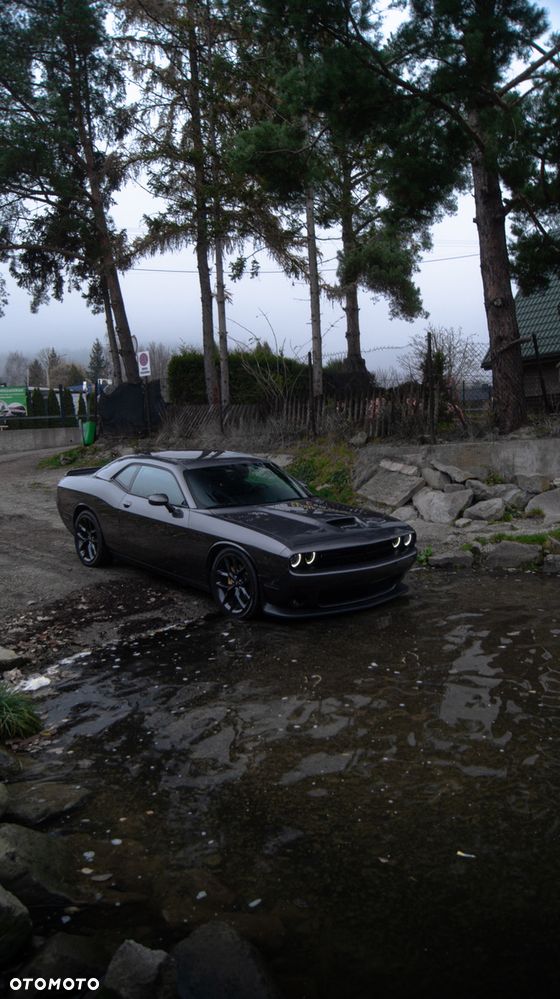 Dodge Challenger - 4
