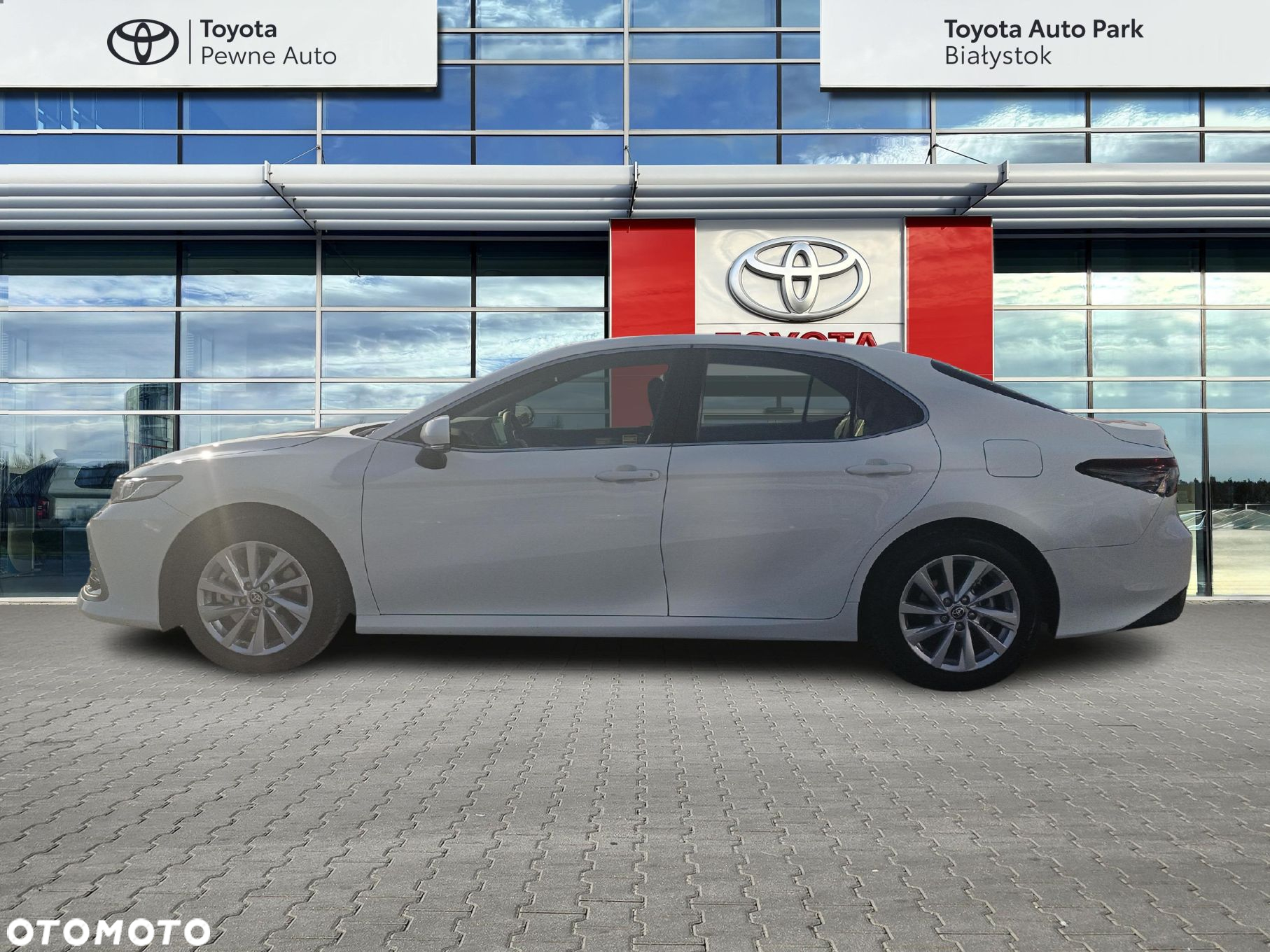 Toyota Camry - 2