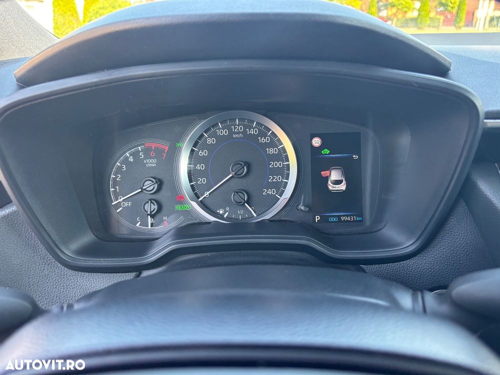 Toyota Corolla - 13
