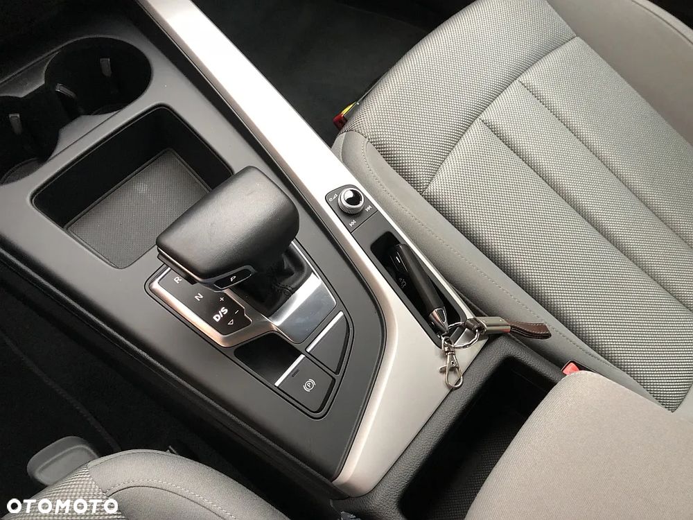 Audi A4 Avant 40 TDI S tronic S line - 23