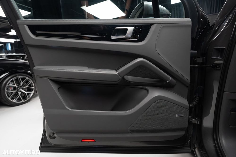 Porsche Cayenne Standard - 11