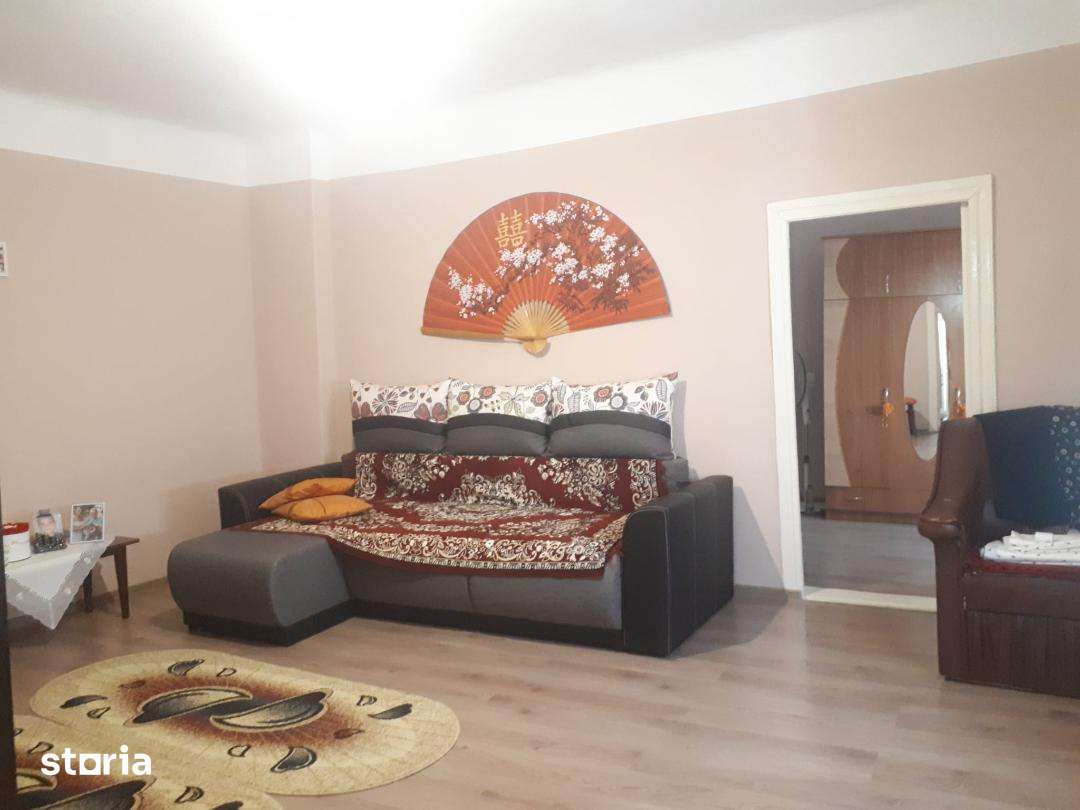 Apartament 2 camere in Vila Ultracentrala 60 metri ,curte — fotografia 3