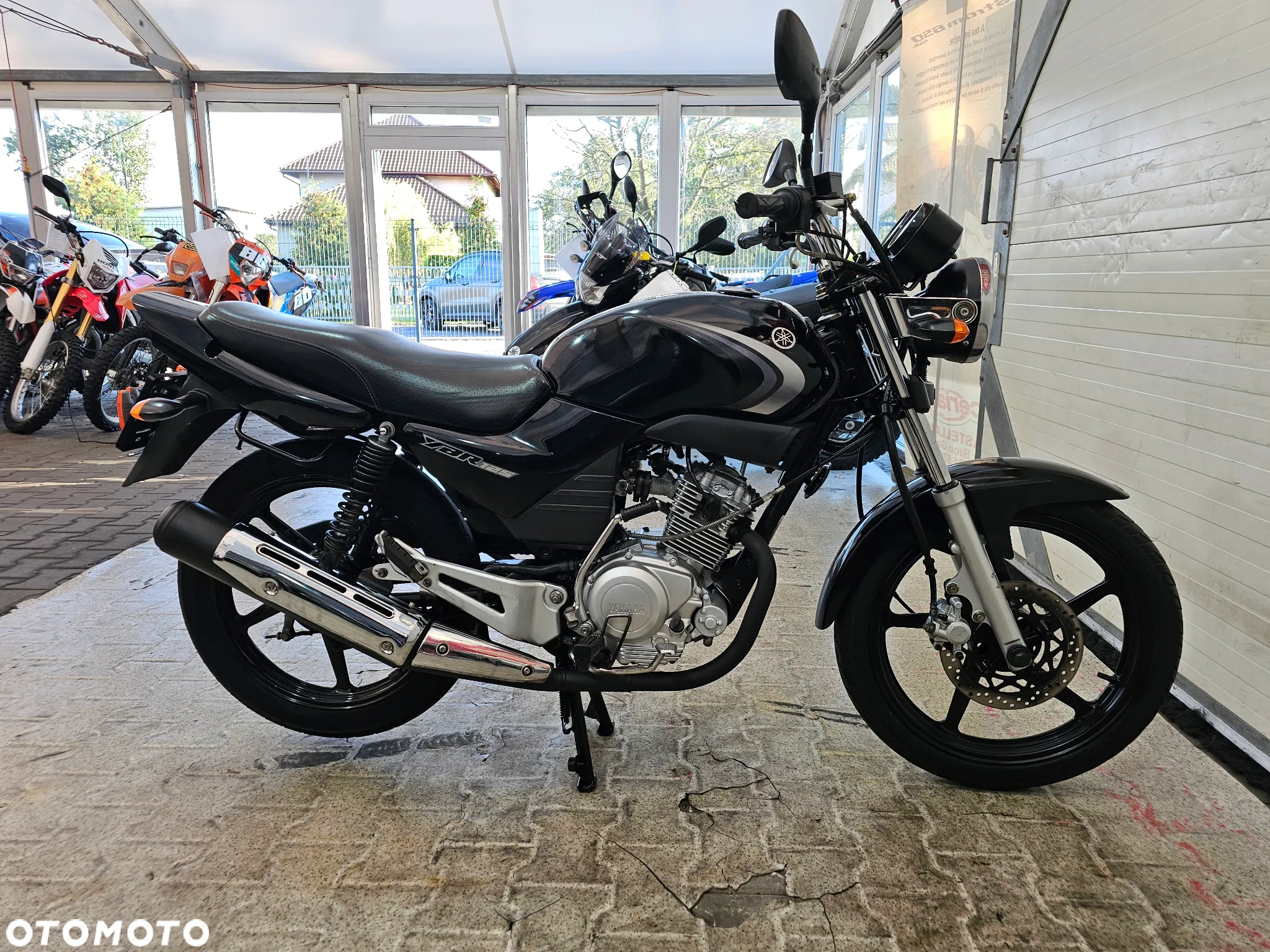 Yamaha YBR - 28