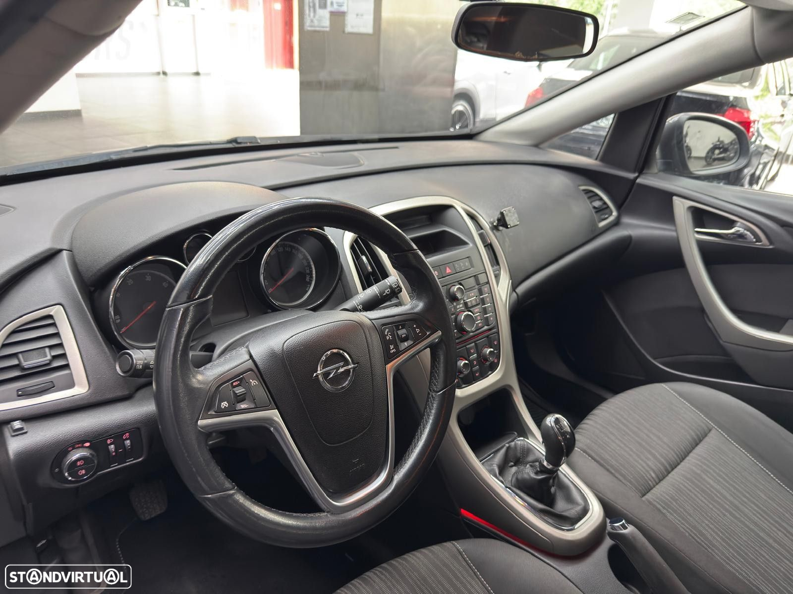 Opel Astra 1.3 CDTi Cosmo - 27