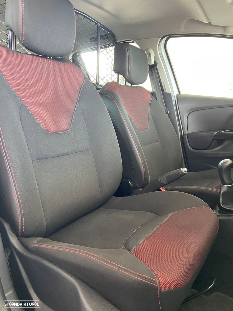 Renault Clio - 12