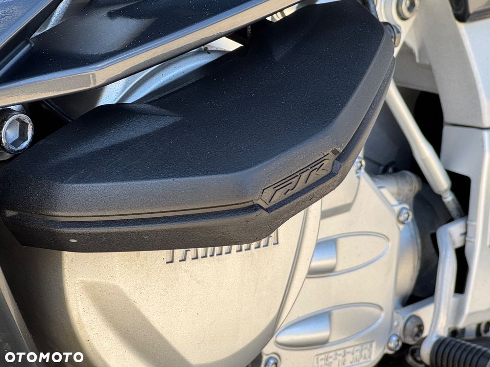Yamaha FJR - 32