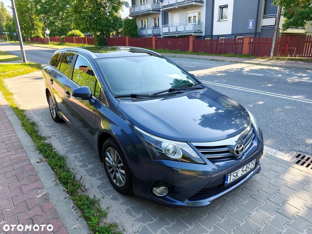 Toyota Avensis 1.8 Premium MS - 3