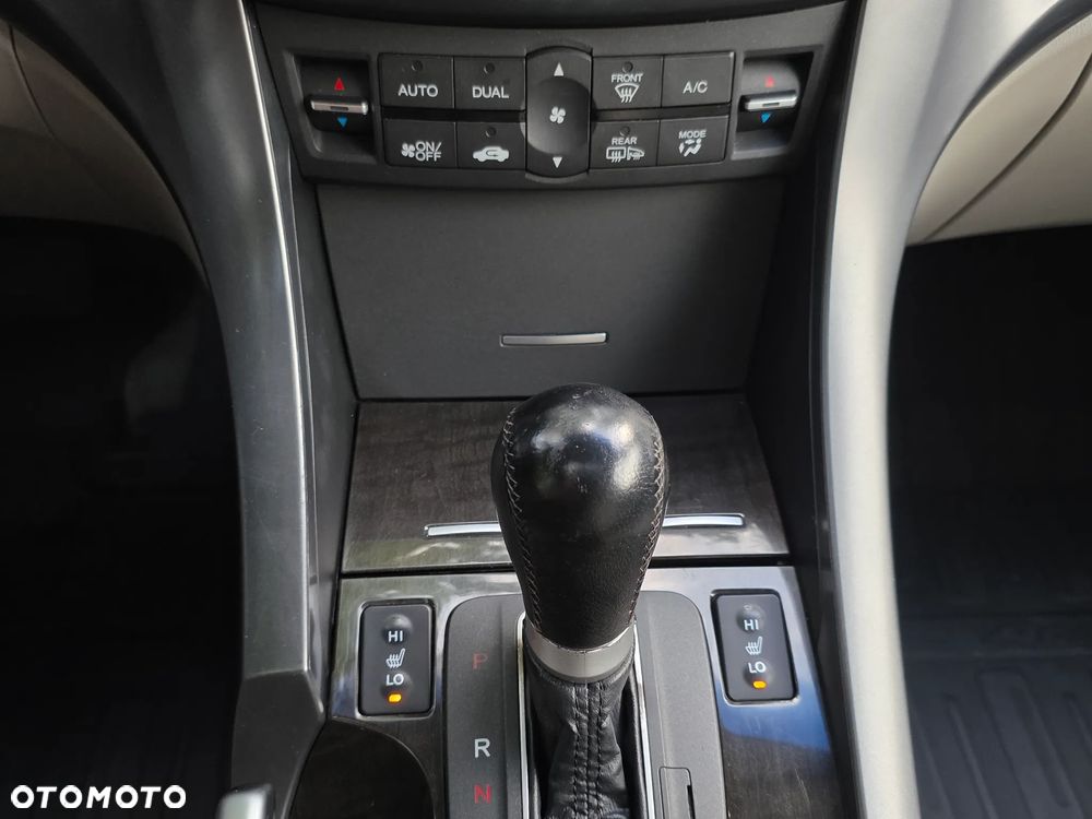 Honda Accord 2.4 Executive - 23
