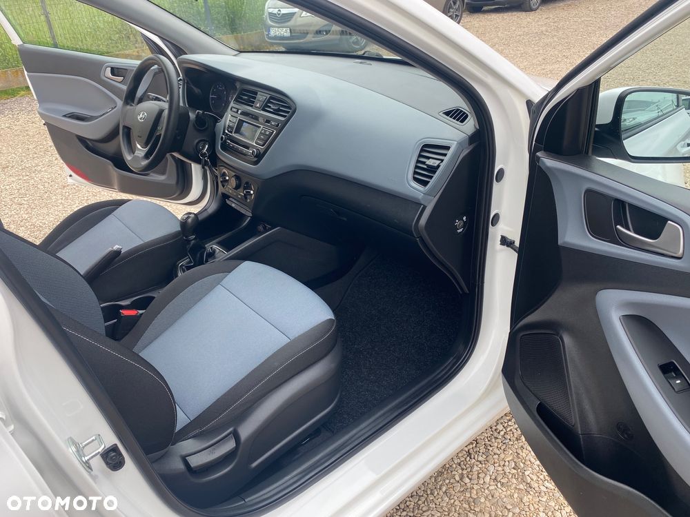 Hyundai i20 1.2 Classic Plus - 17