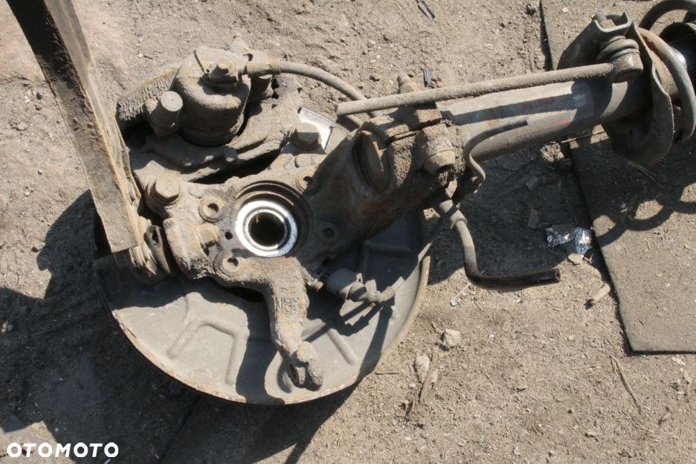 zwrotnica prawa mcperson VW Golf V 1.4 TSI - 4