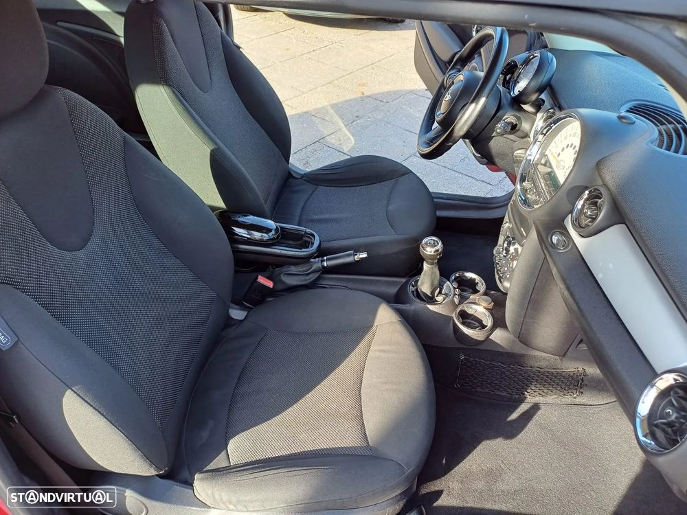 MINI 3 Portas One D - 13