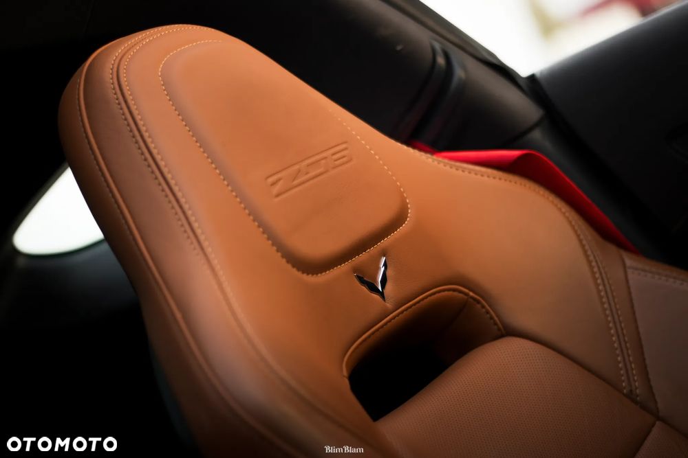Chevrolet Corvette - 14