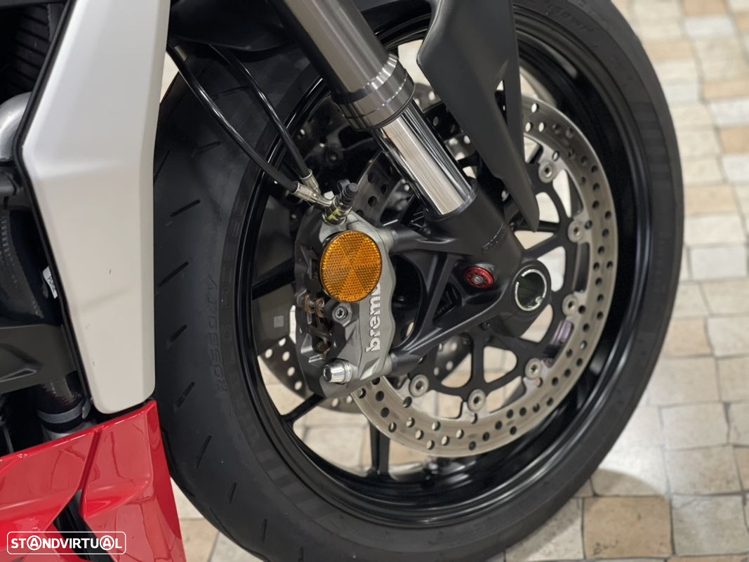 Ducati Streetfighter V2 - 17