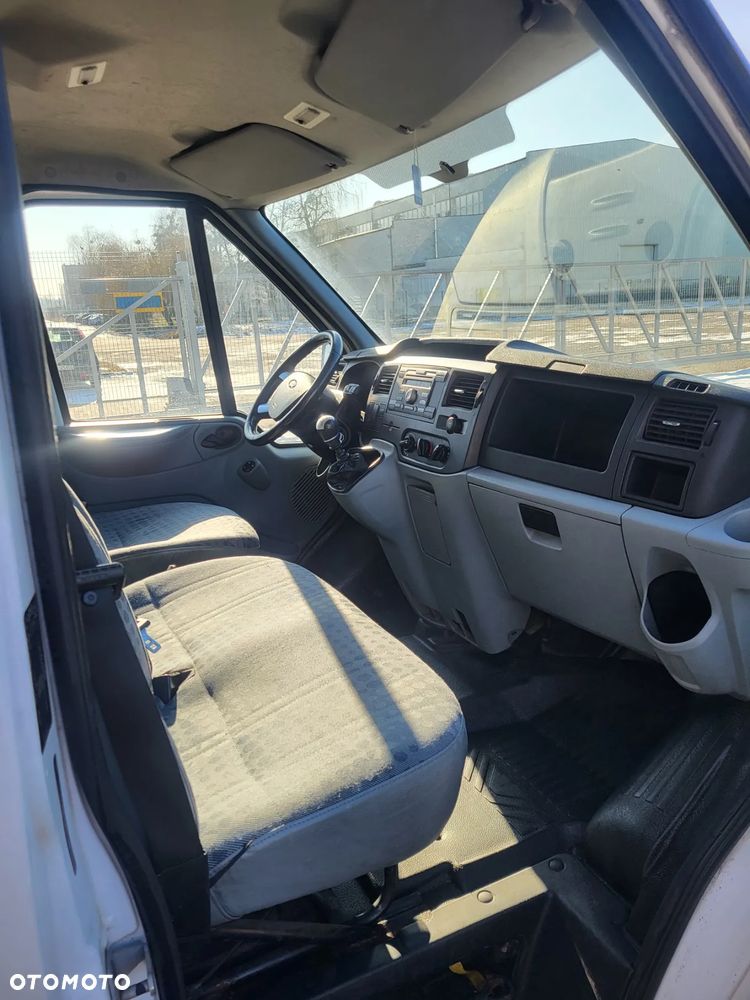 Ford Transit - 10