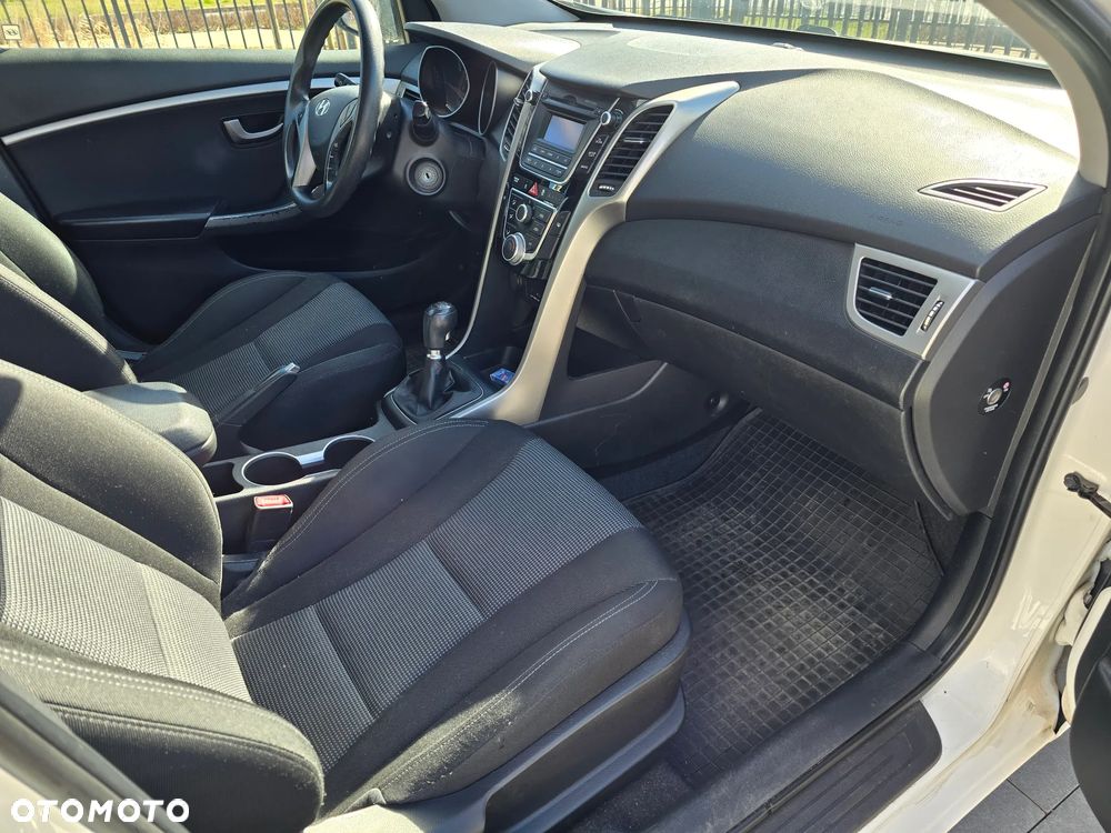 Hyundai i30 1.4 Classic + - 10