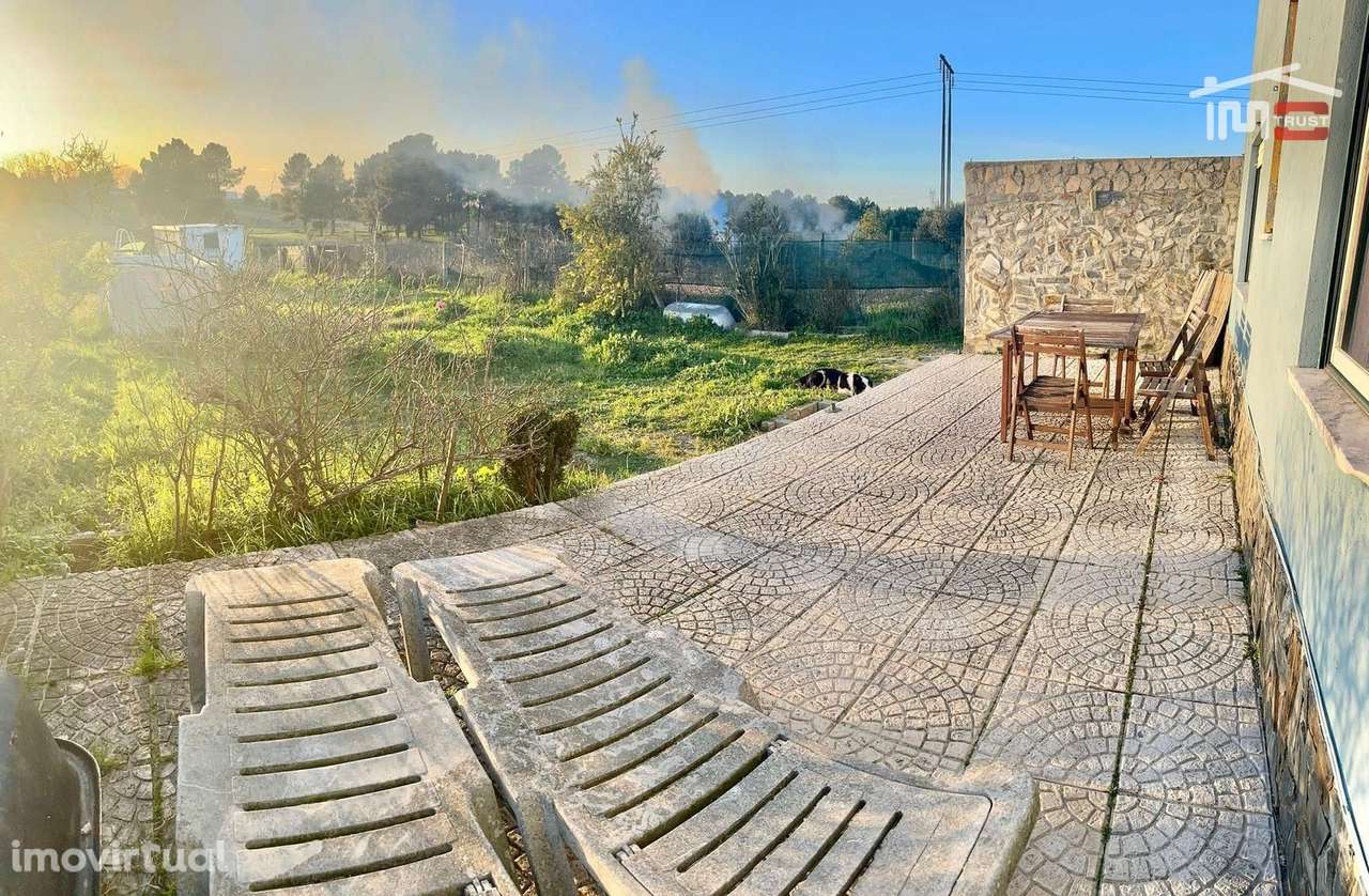 Moradia T3 Independente com Piscina e Terreno de 5.000 m²  Tranquil... - Grande imagem: 2/11