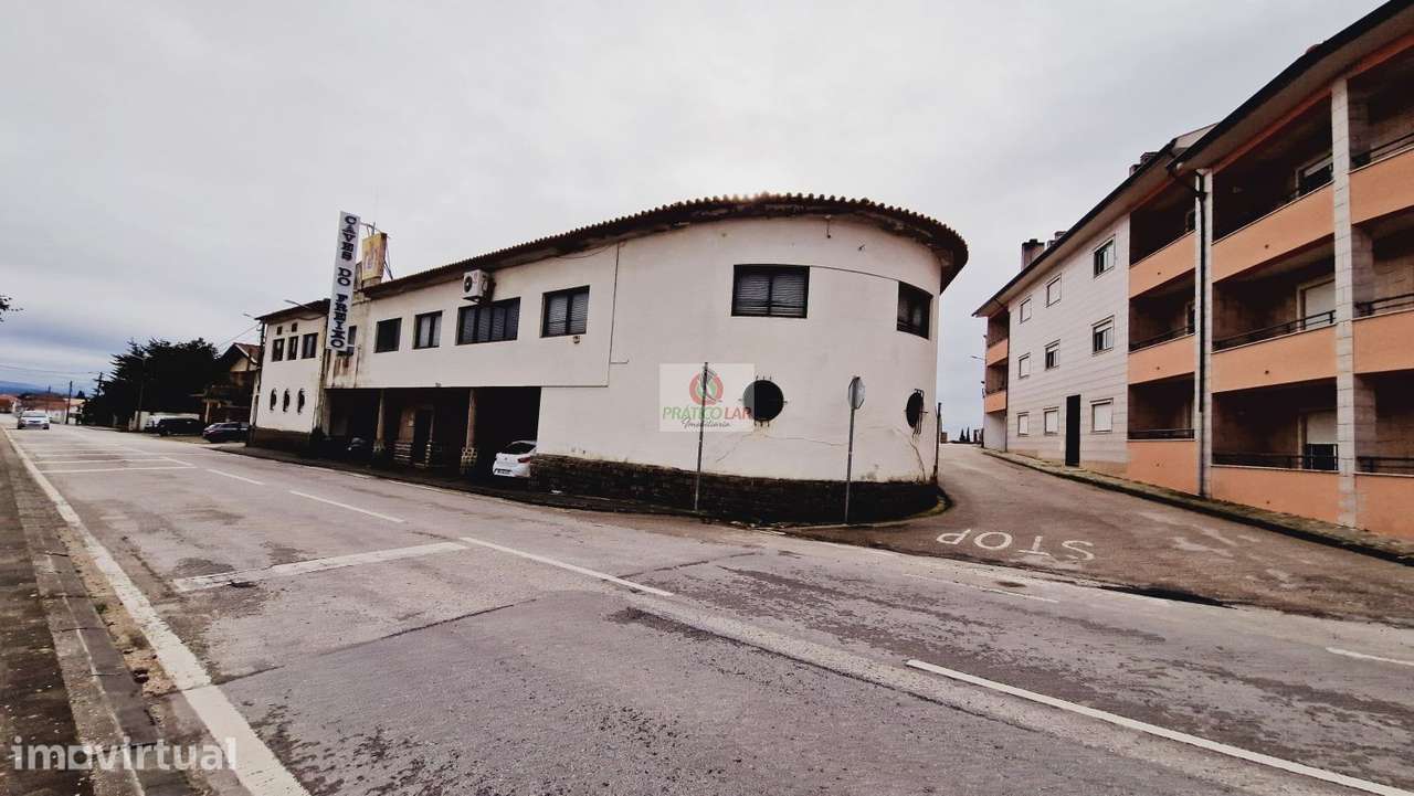 Prédio das Caves do Freixo - Grande imagem: 3/38
