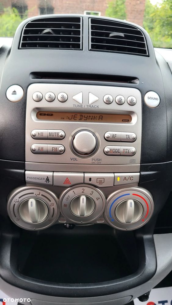 Daihatsu Sirion 1.3 - 38
