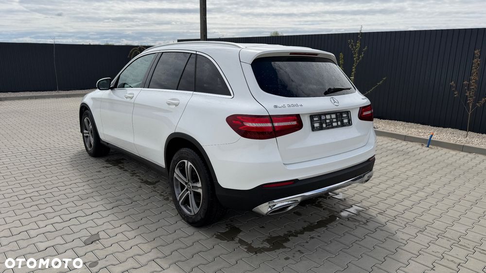 Mercedes-Benz GLC 220 d 4Matic 9G-TRONIC Exclusive - 27