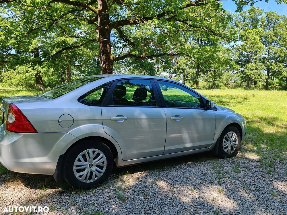 Ford Focus 1.6i Trend - 1