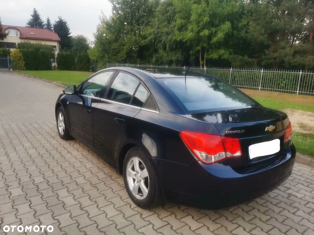Chevrolet Cruze 1.6 LS - 6