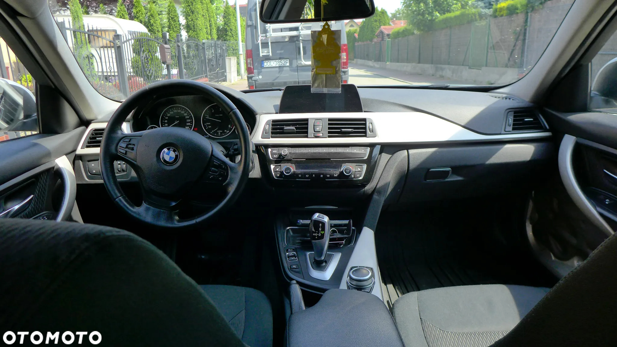BMW Seria 3 320d Touring - 9