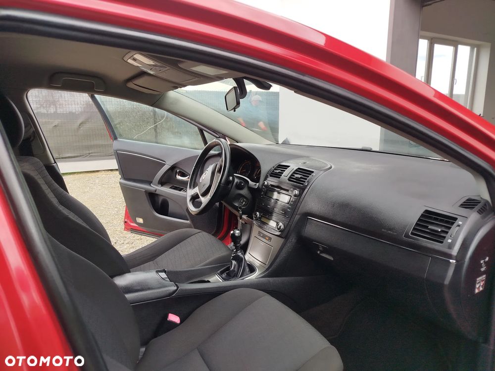Toyota Avensis - 10