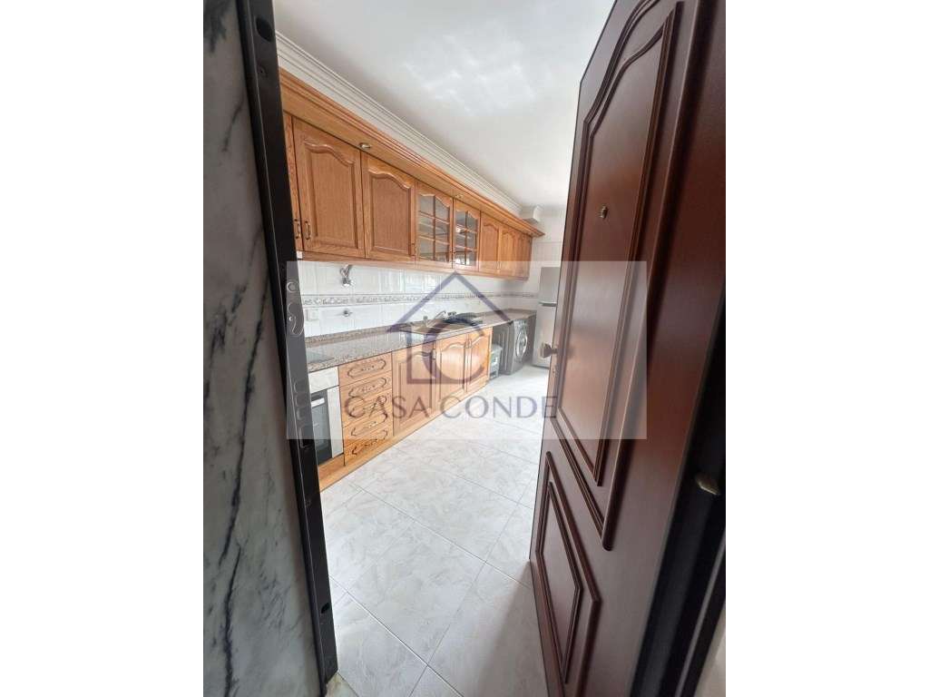 Apartamento de rés-do-chão situado na tranquila urbanização Quinta ... - Grande imagem: 2/13
