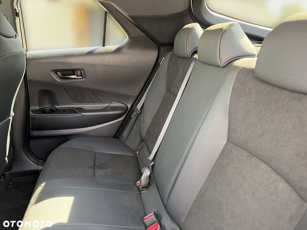 Toyota C-HR 2.0 PHEV Dynamic Force GR Sport - 16