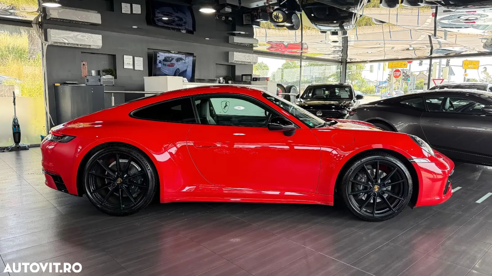 Porsche 911 Carrera 4 PDK - 3