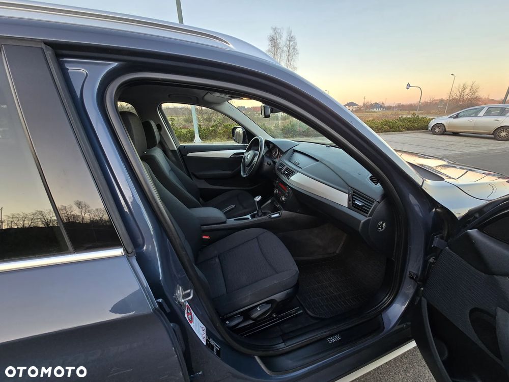 BMW X1 xDrive18d xLine - 17