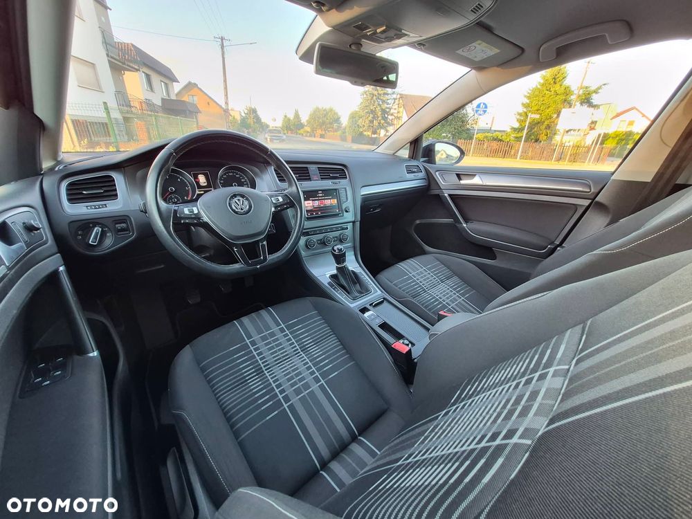 Volkswagen Golf - 12
