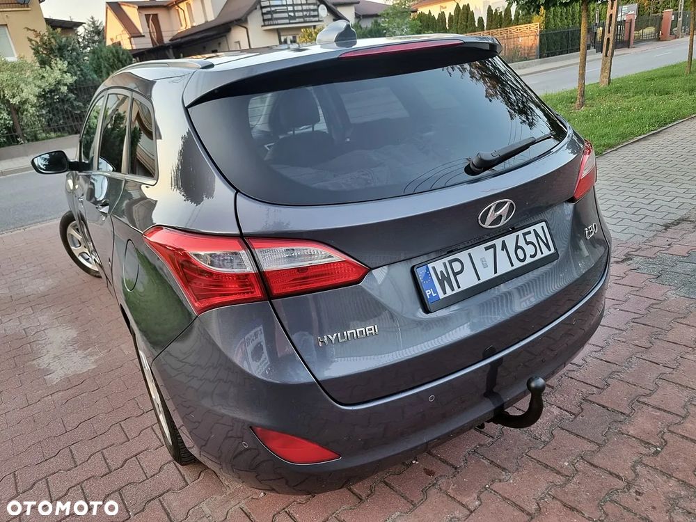Hyundai i30 blue Kombi 1.6 GDi Style - 24