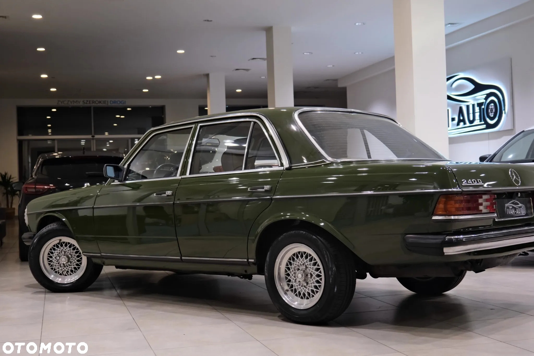 Mercedes-Benz W123 - 14