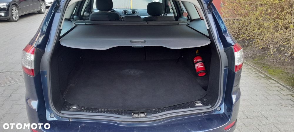 Ford Mondeo 2.0 TDCi Ambiente - 10