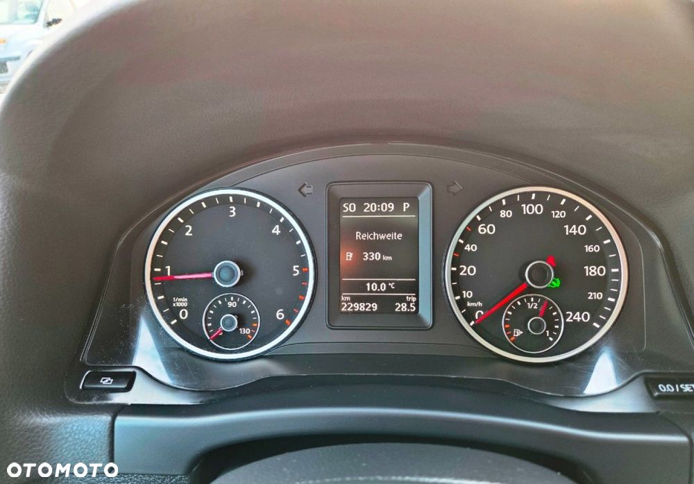 Volkswagen Tiguan - 10