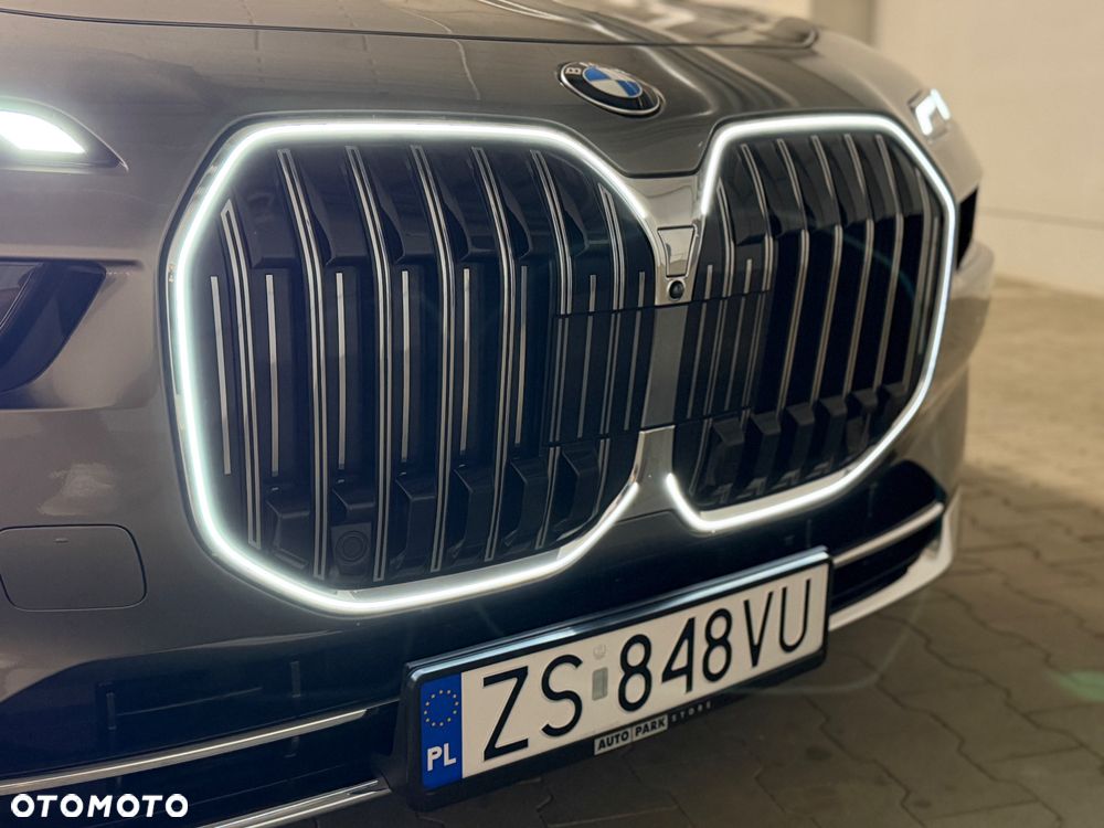BMW Seria 7 740d xDrive mHEV sport - 36