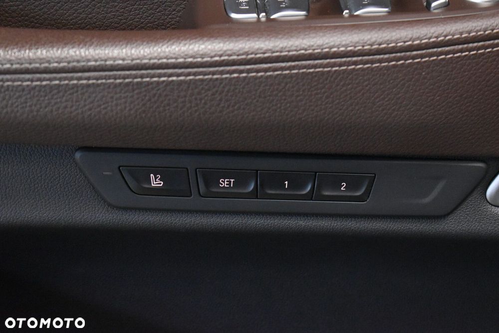 BMW Seria 7 - 12