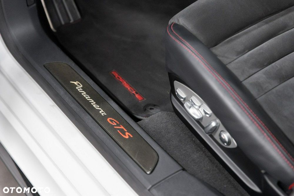 Porsche Panamera - 36