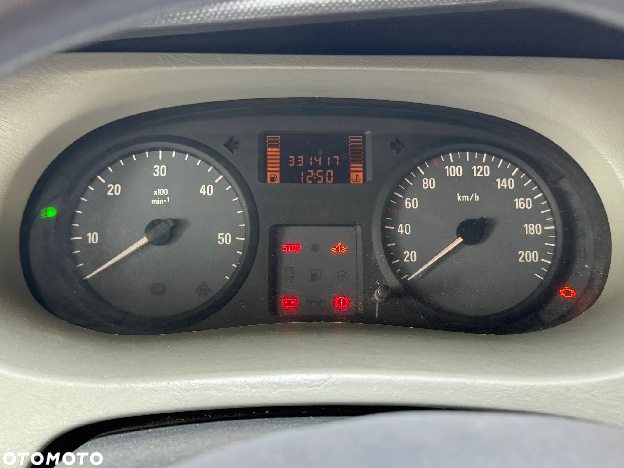 Opel Vivaro - 8