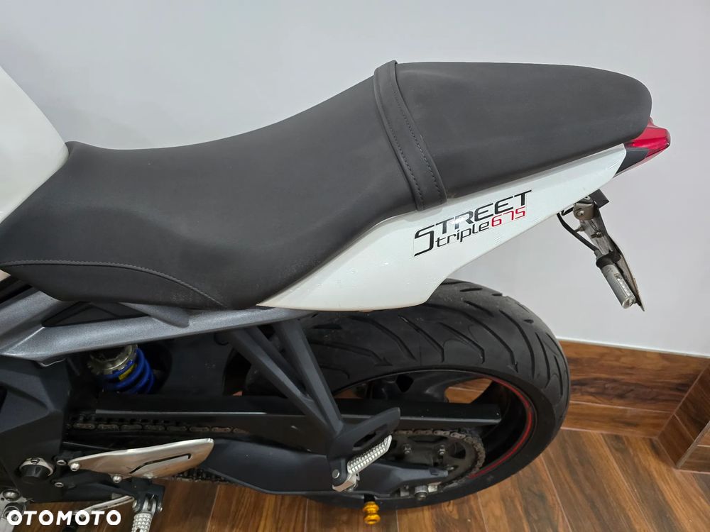 Triumph Street Triple - 12