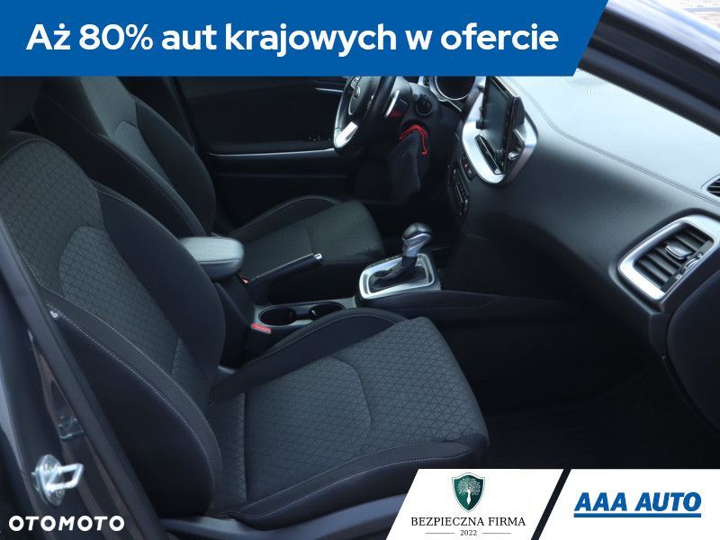Kia Ceed - 11