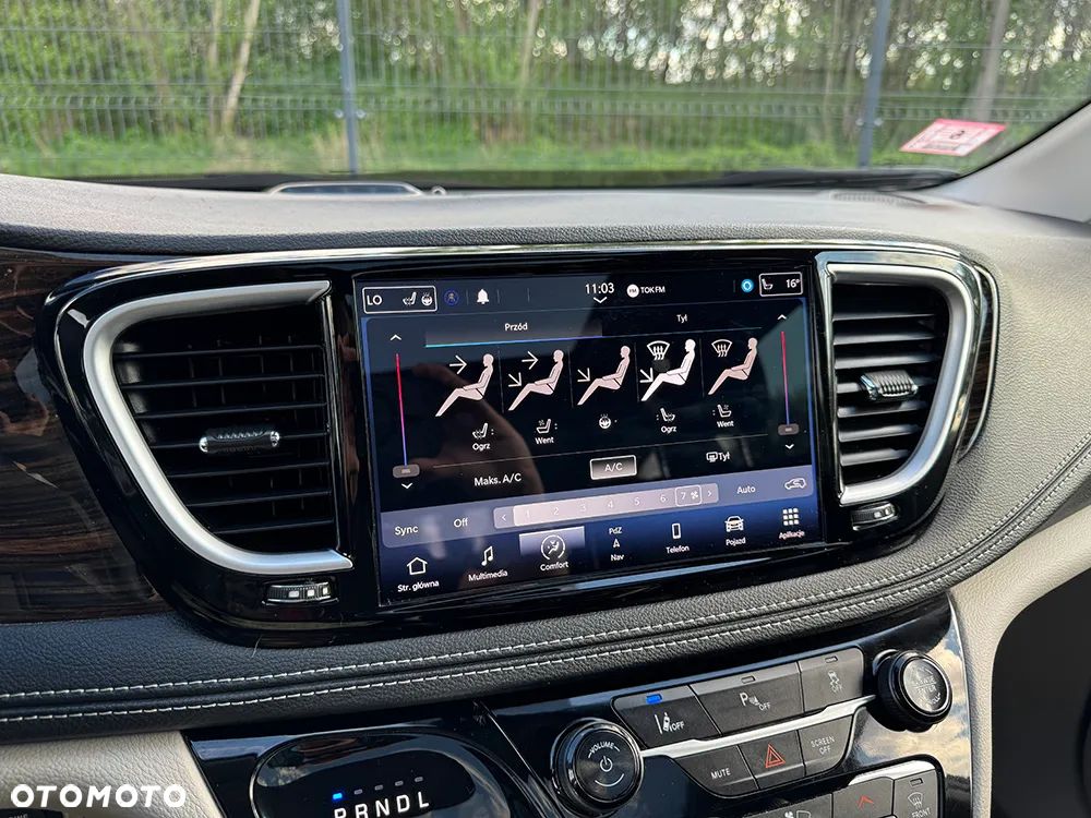 Chrysler Pacifica - 30