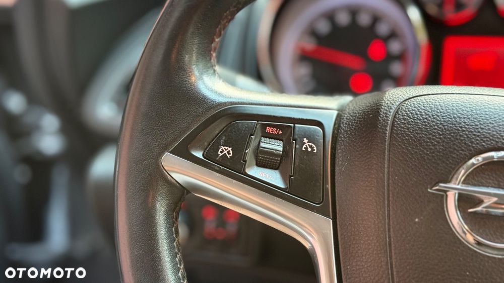 Opel Astra 1.4 T Cosmo - 15
