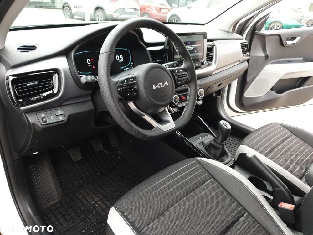 Kia Stonic - 8
