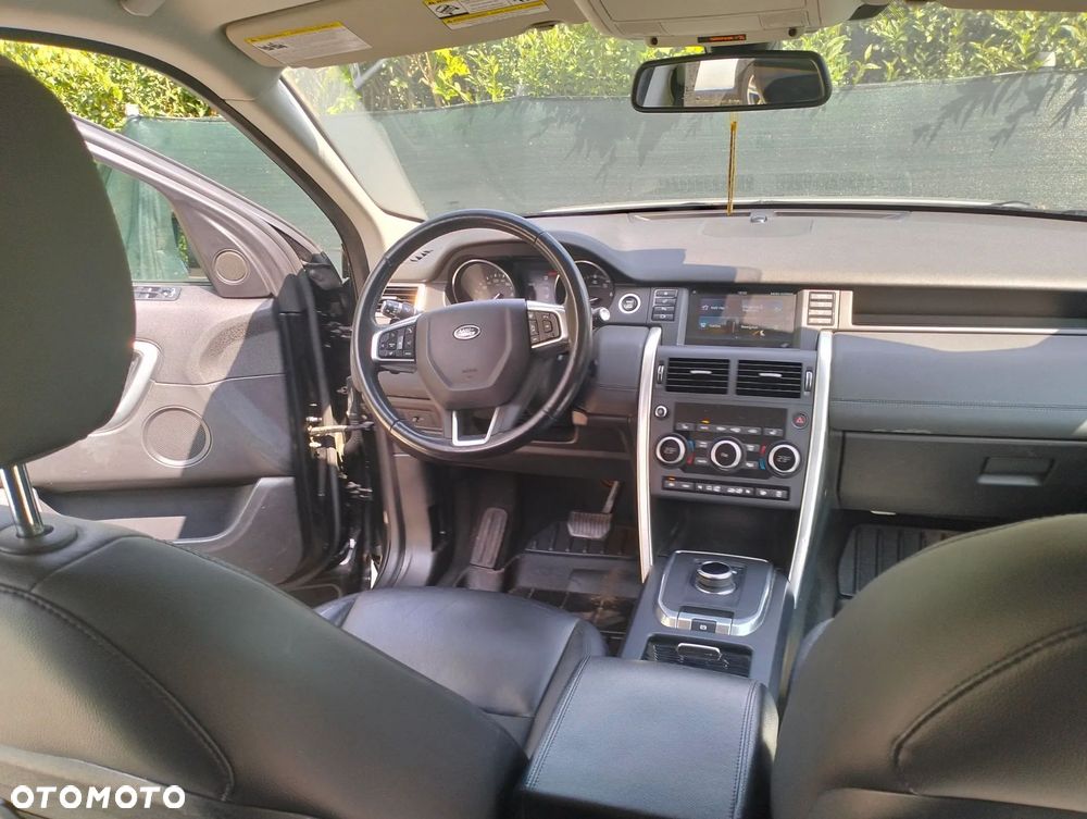 Land Rover Discovery Sport - 12