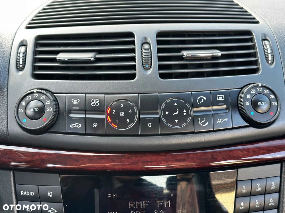 Mercedes-Benz Klasa E 240 Classic - 33