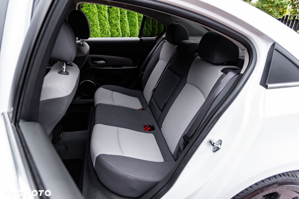 Chevrolet Cruze 1.8 LS - 20