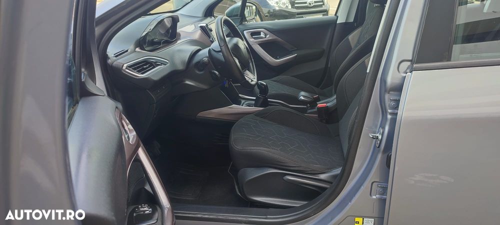 Peugeot 2008 - 11
